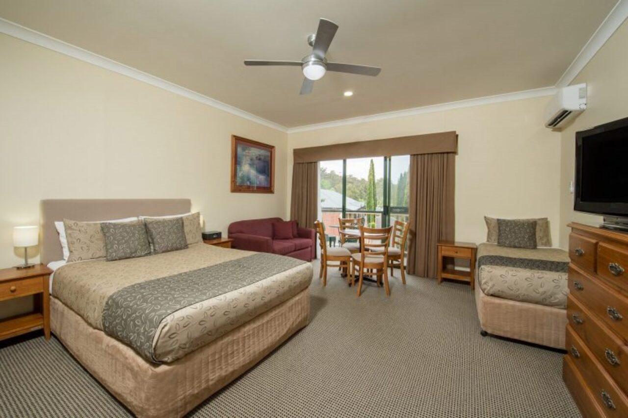 Clare Country Club Hotel Kültér fotó