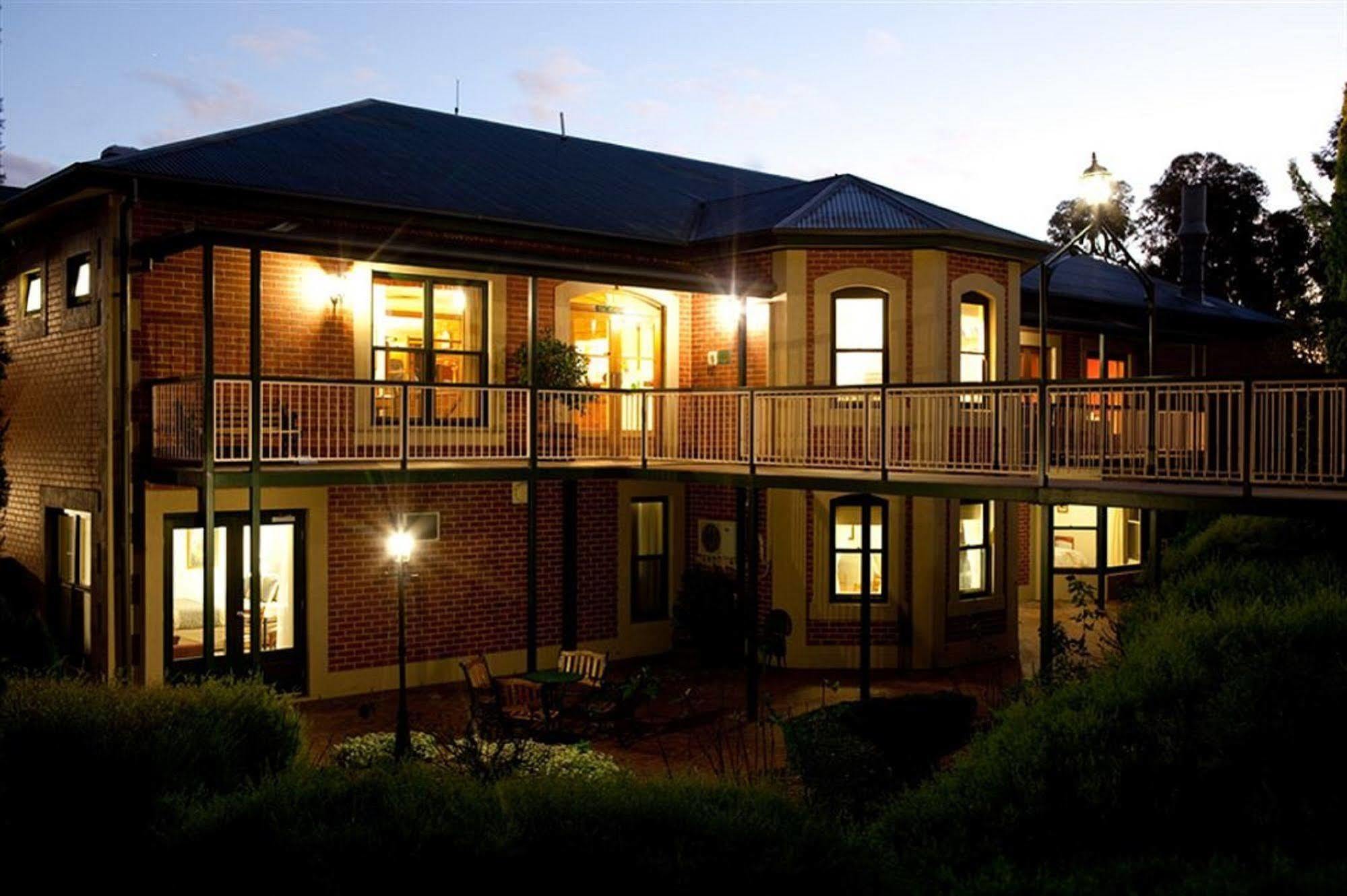 Clare Country Club Hotel Kültér fotó