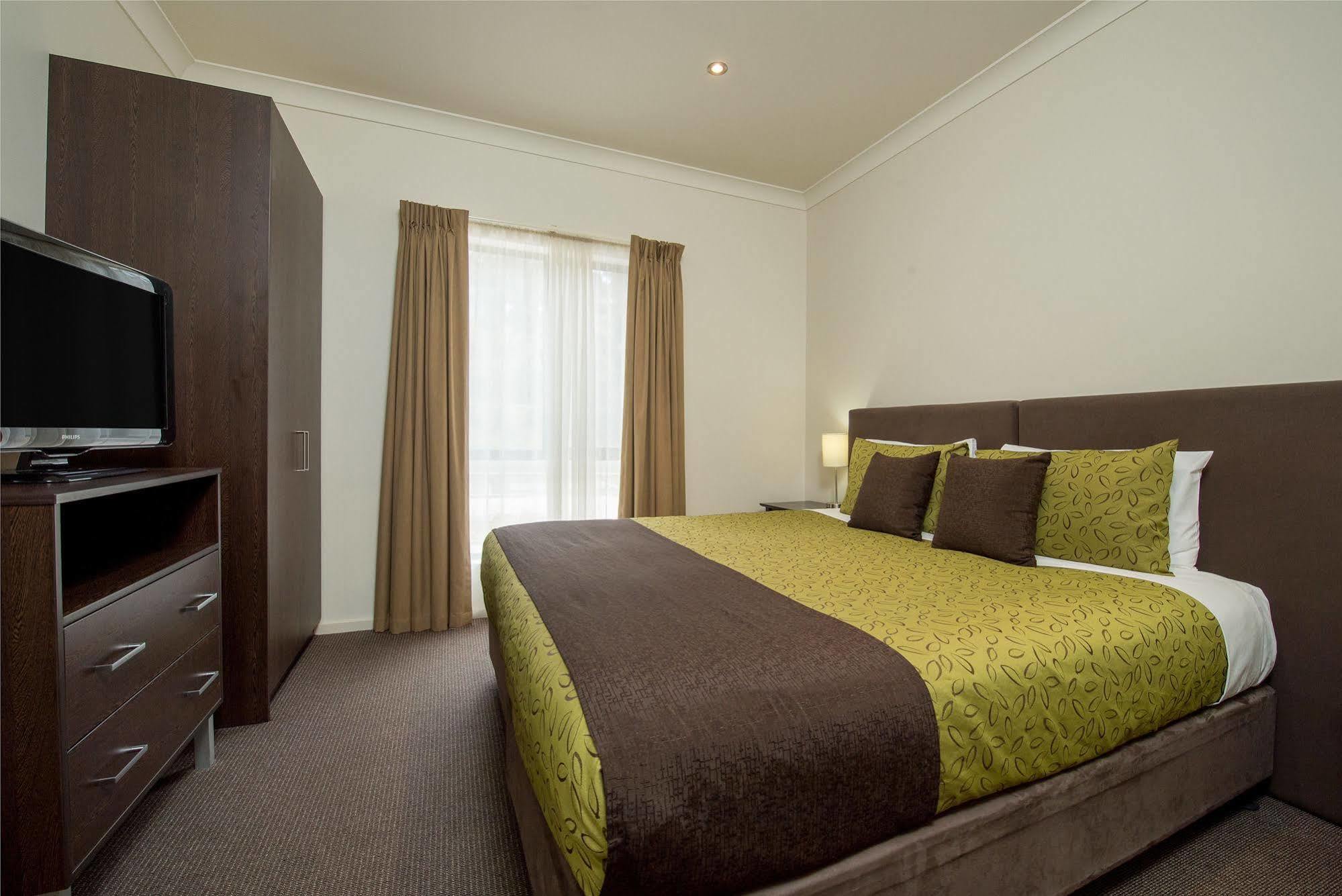 Clare Country Club Hotel Kültér fotó